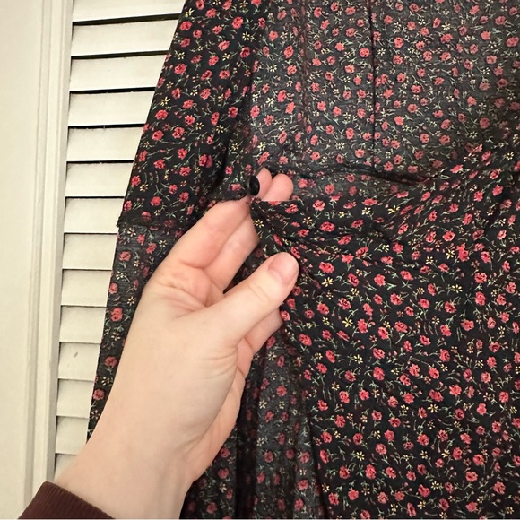 Kimchi Blue Floral Wrap Dress Size M - Picture 5 of 7